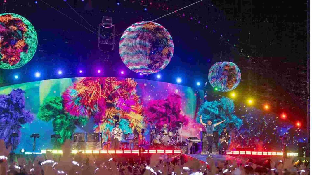 Coldplay Wembley কনসার্টে LED রিস্টব্যান্ড ও স্টেজ শো