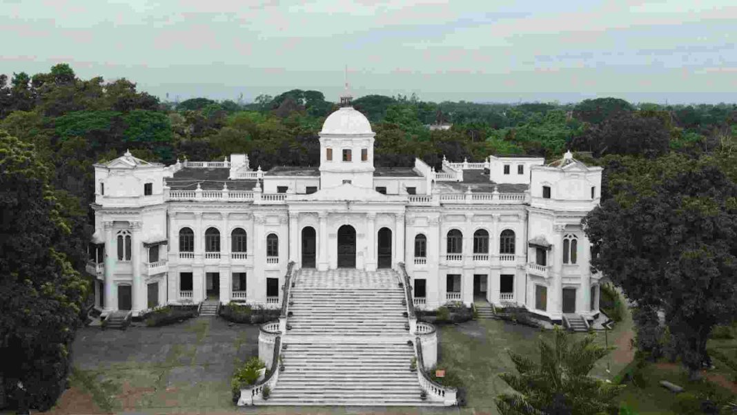 তাজহাট জমিদার বাড়ি, রংপুরের ঐতিহাসিক রাজবাড়ি ও জাদুঘর