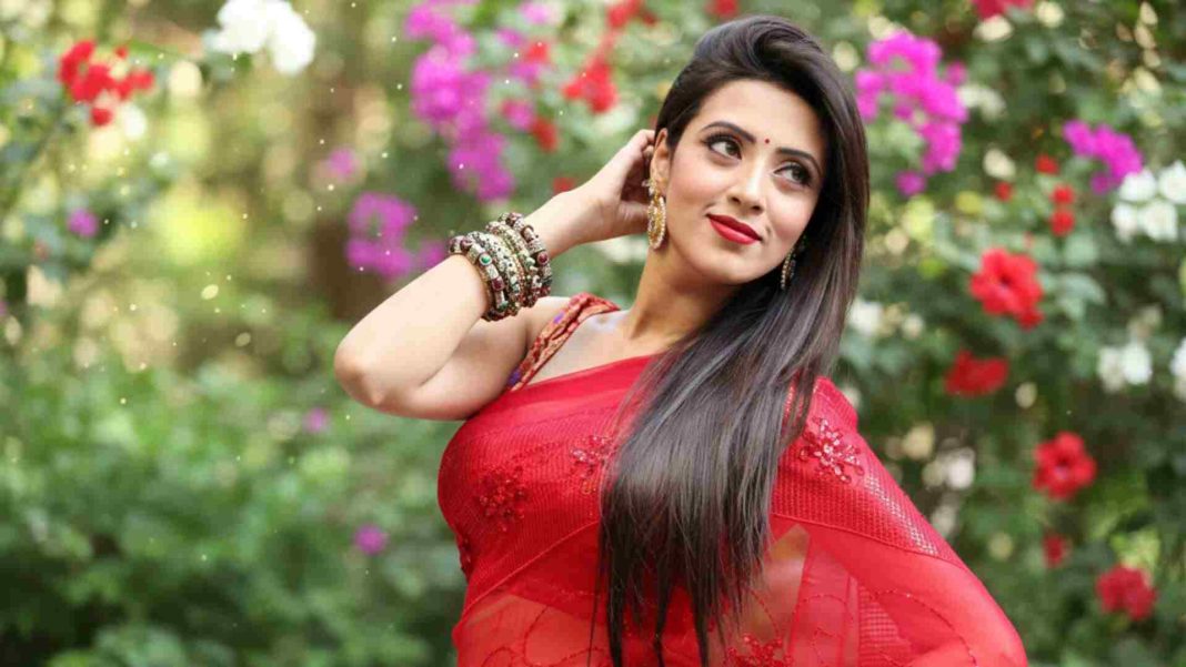 রাজশাহীর মেয়ে থেকে সুপারস্টার হয়ে ওঠার অনুপ্রেরণামূলক যাত্রায় বিদ্যা সিনহা মিম।