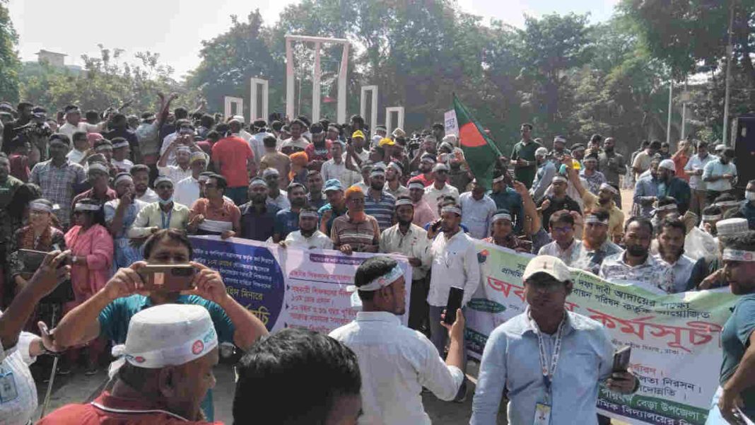 প্রাথমিক শিক্ষকদের ১১তম গ্রেড বাস্তবায়ন নিয়ে মুখ খুললেন গণশিক্ষা উপদেষ্টা