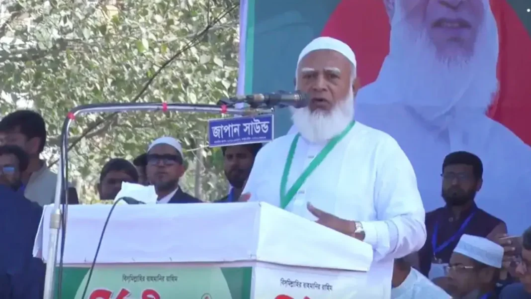 নওগাঁর জনসভায় বক্তব্য দিচ্ছেন বাংলাদেশ জামায়াতে ইসলামীর আমির ডা. শফিকুর রহমান
