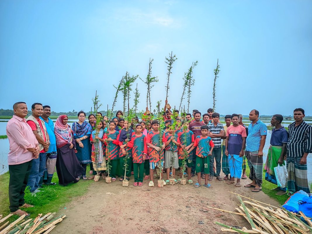 সাতক্ষীরায় বৃক্ষরোপণ কর্মসূচি