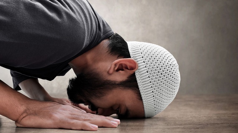 নামাজে মনোযোগ বাড়ানোর উপায়